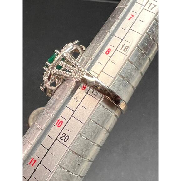 Synthetic emerald CZ sterling silver cocktail ring size 9 - Picture 15 of 15